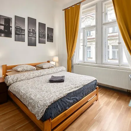 Old Town & Parking Assistance Homestay *