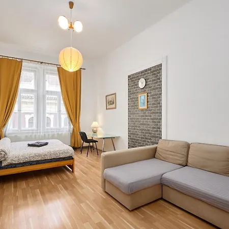 Homestay Old Town & Parking Assistance *