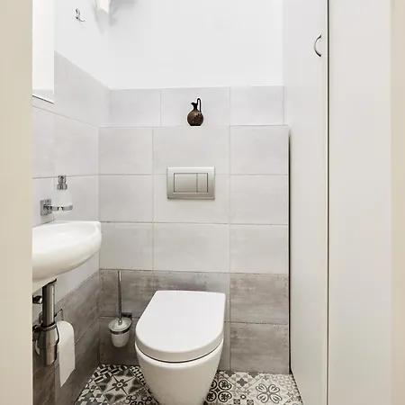 Old Town And Parking Assistance Проживание в семье