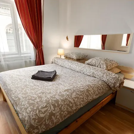 Privat bolig Old Town And Parking Assistance